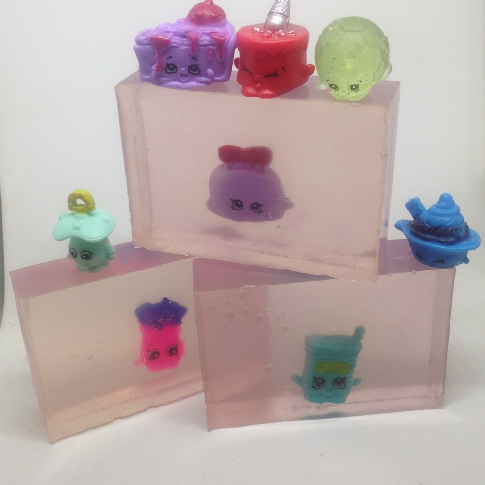 Kids Soap with Sh0pkins Toy inside from season 1-8